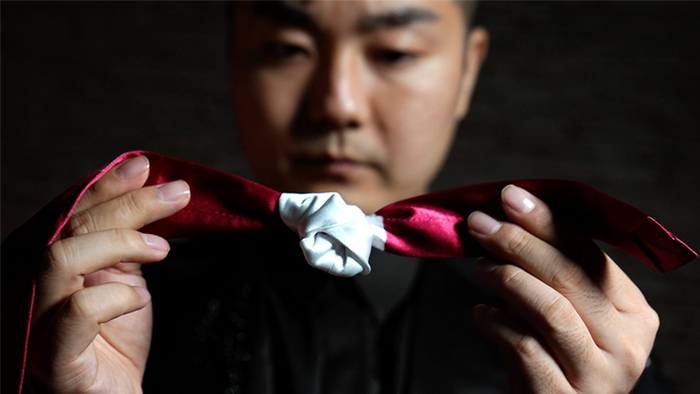 Hopping Tie